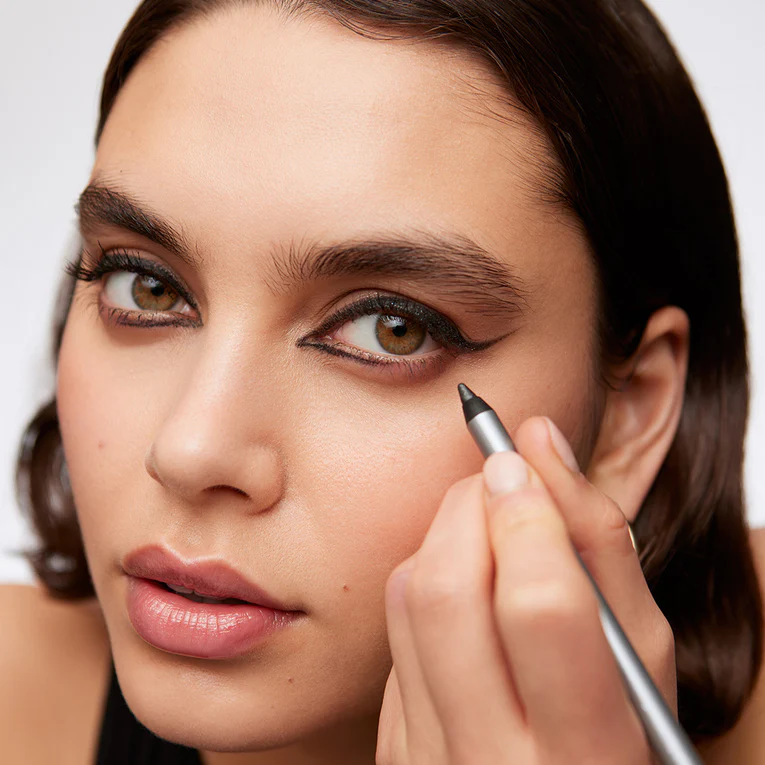 🌸 24-Hour Precision Eyeliner – Smudge-Proof & Waterproof